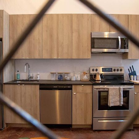 Reading Viaduct Loft, City Center, Contactless Check In Philadelphia Exterior photo